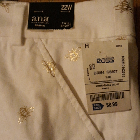 ana White Twill Shorts with Bee Print - Picture 2 of 2